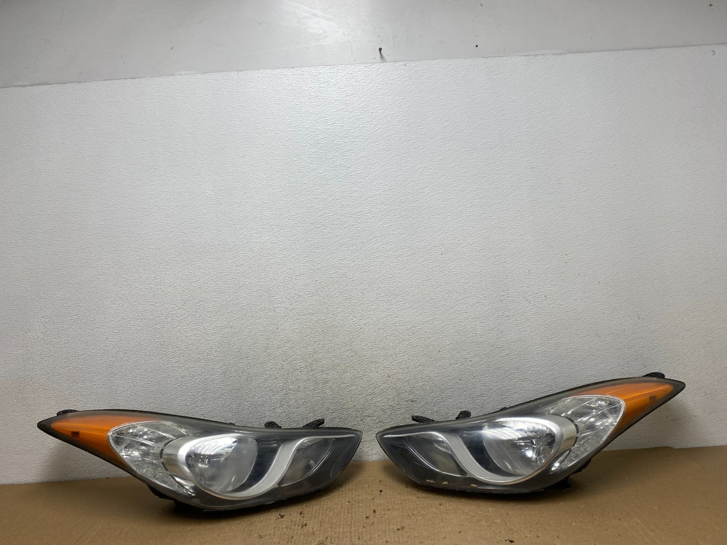 2011 2012 2013 Hyundai Elantra Left+Right Halogen Headlights AF8211 DW0