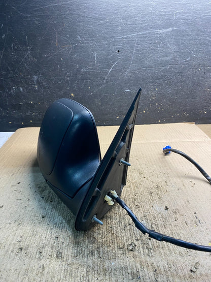 1999 to 2006 Chevrolet Tahoe Silverado Suburban Right Side Mirror OEM Z2504 MS2