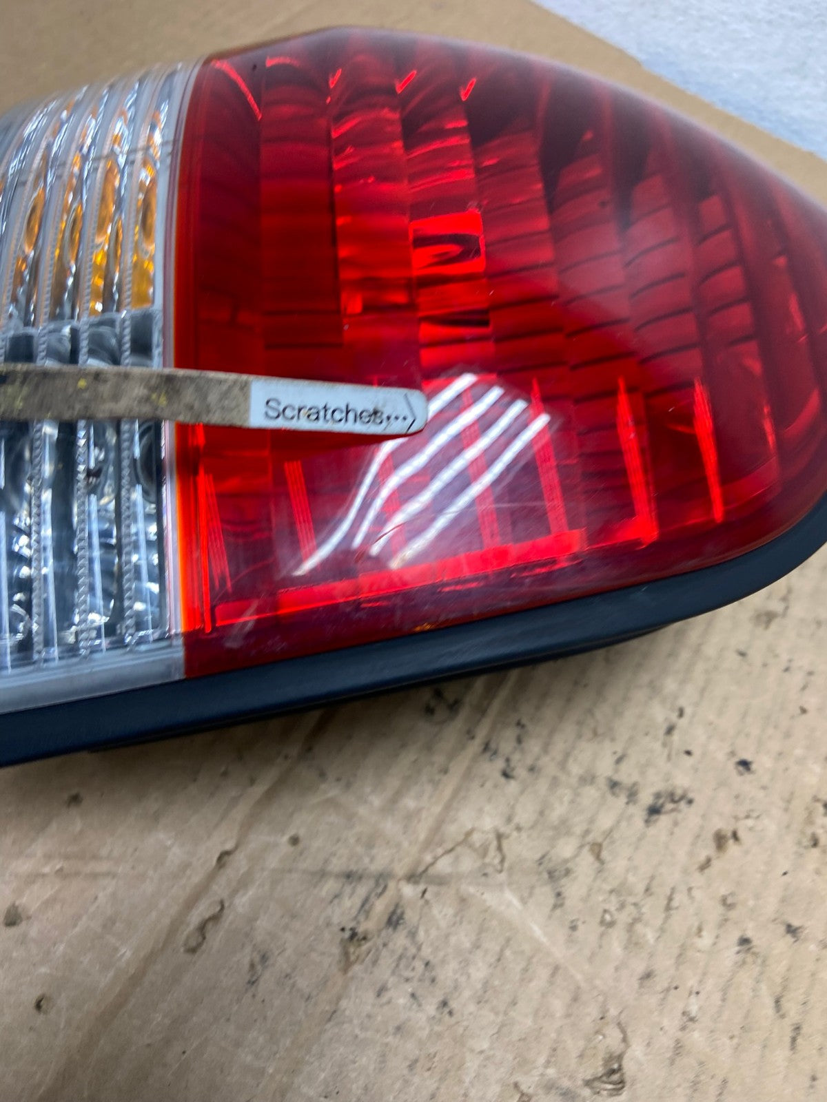 2005 to 2006 Hyundai Santa Fe Left Driver Side Tail Light AD1139 LK3