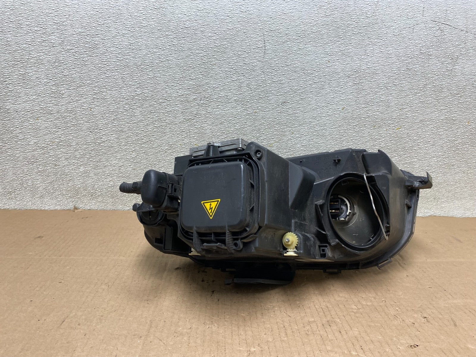 2006 to 2008 Audi A3 Right Passenger RH Side Xenon HID Headlight OEM W0701 DW8