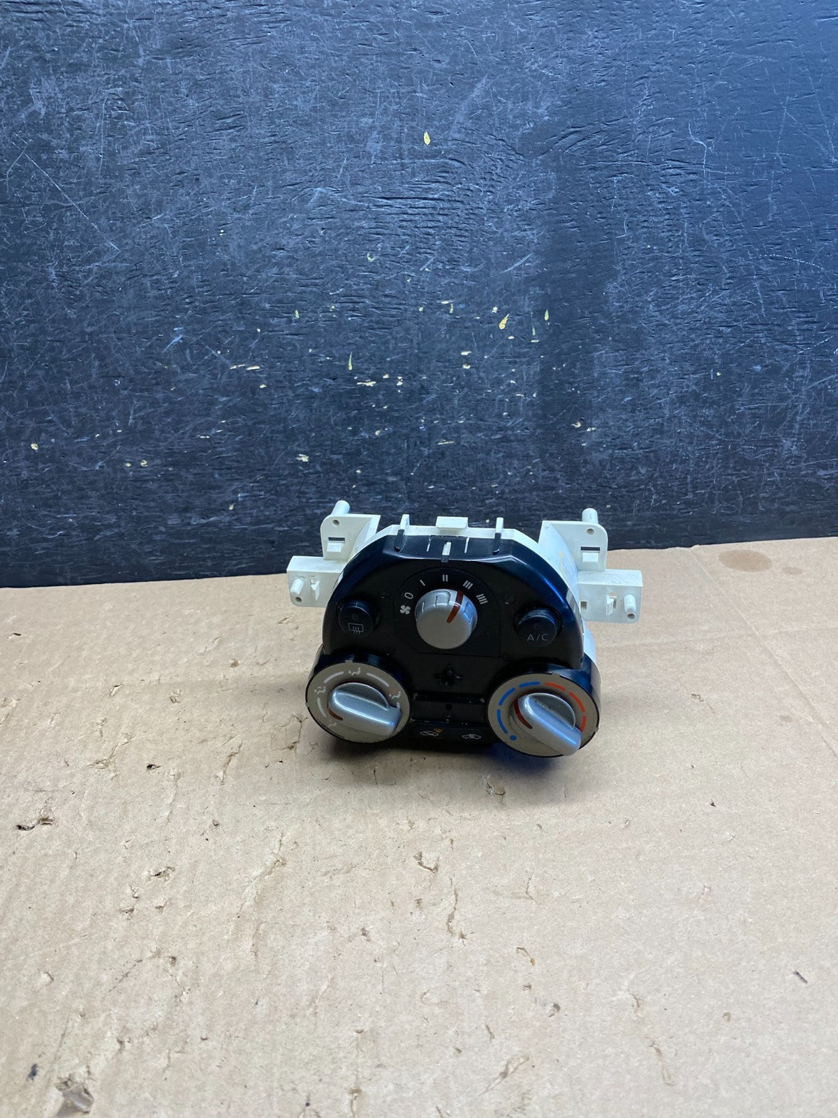 2012 to 2019 Nissan Versa Dash AC Climate Control Bezel Trim AJ1431 DG0
