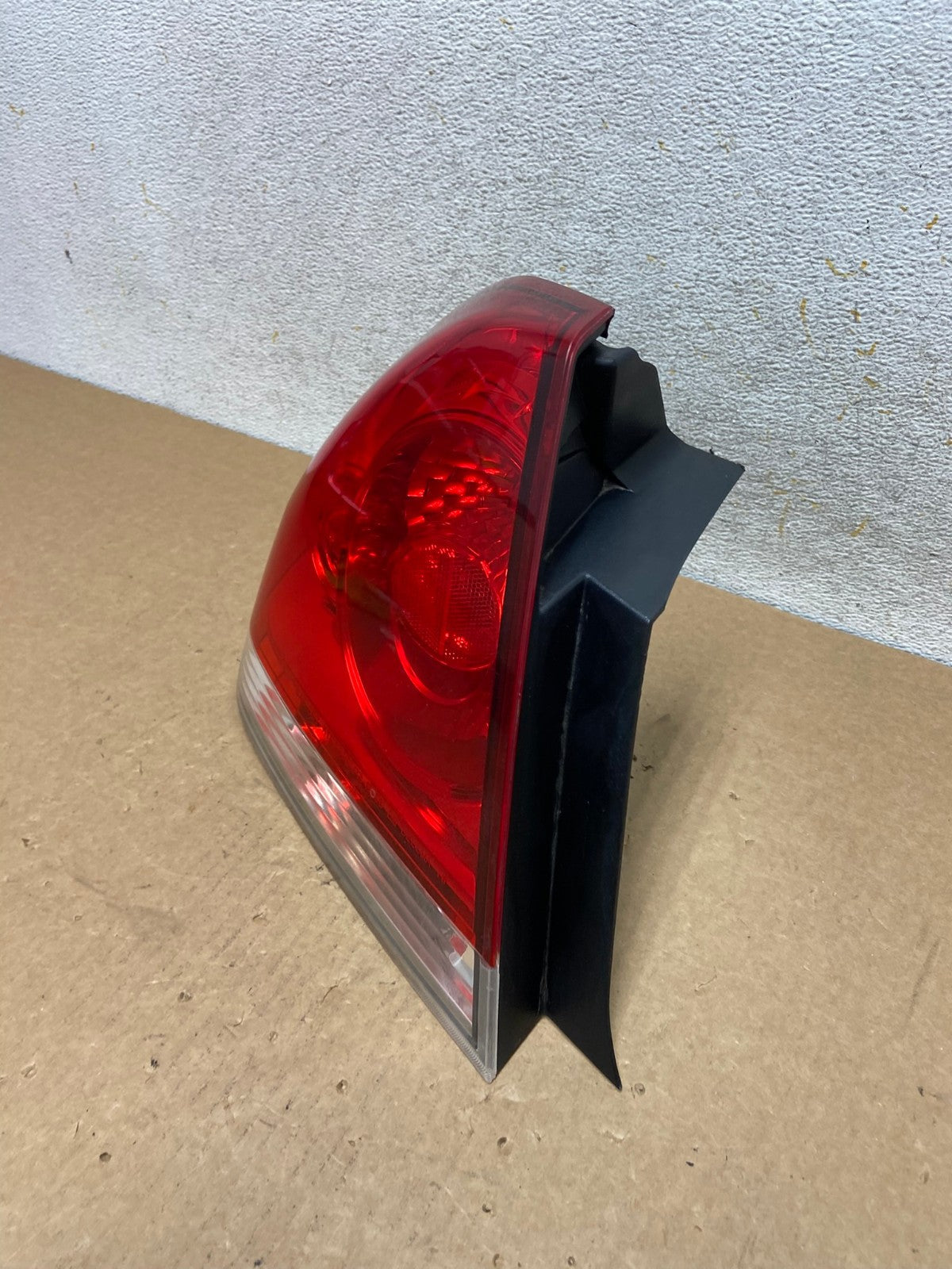 2006 to 2012 Chevrolet Impala Left Driver Lh Side Tail Light AI3355 LK1