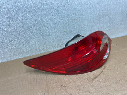 2006 to 2010 Mercedes W251 R-Class Left Driver LH Side Tail Light Y8868 DW2