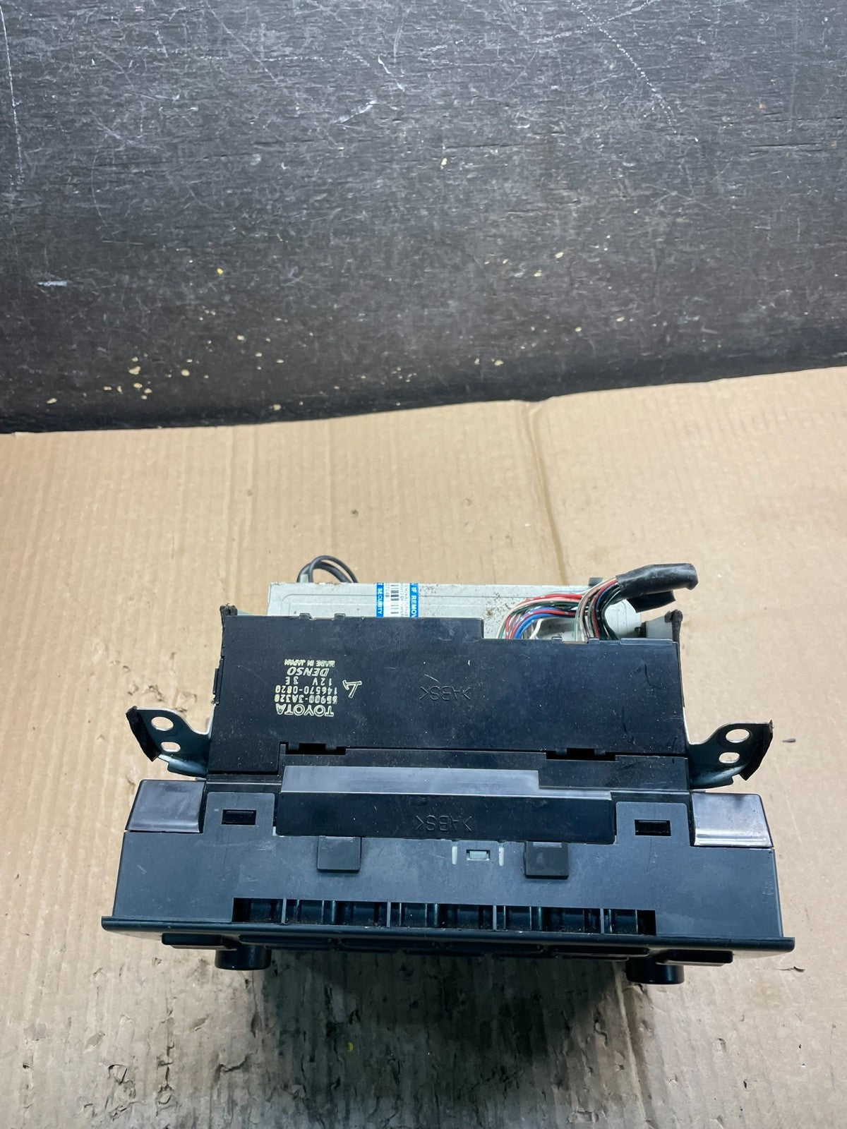 1998 to 2005 Lexus GS300 OEM Radio Receiver Stereo AM FM CD Cassette x4121 DG5