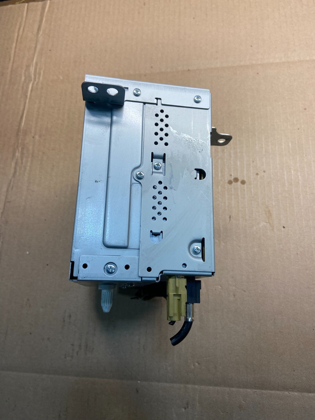 2011 to 2012 Chevrolet Equinox Cruze Radio Cd Receiver 20983517 Y7559 DG1
