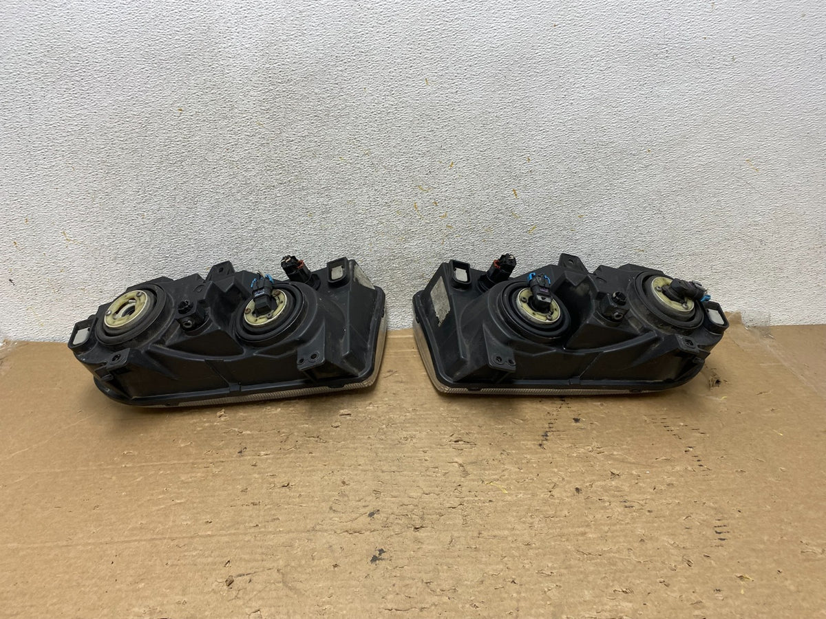 2005 2006 2007 Chrysler 300 Left+Right Halogen Headlights AH9283 DW7