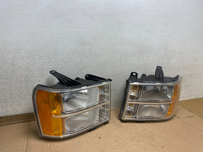 2007 - 2014 GMC Sierra Left+Right Halogen Headlights U8455 DW2