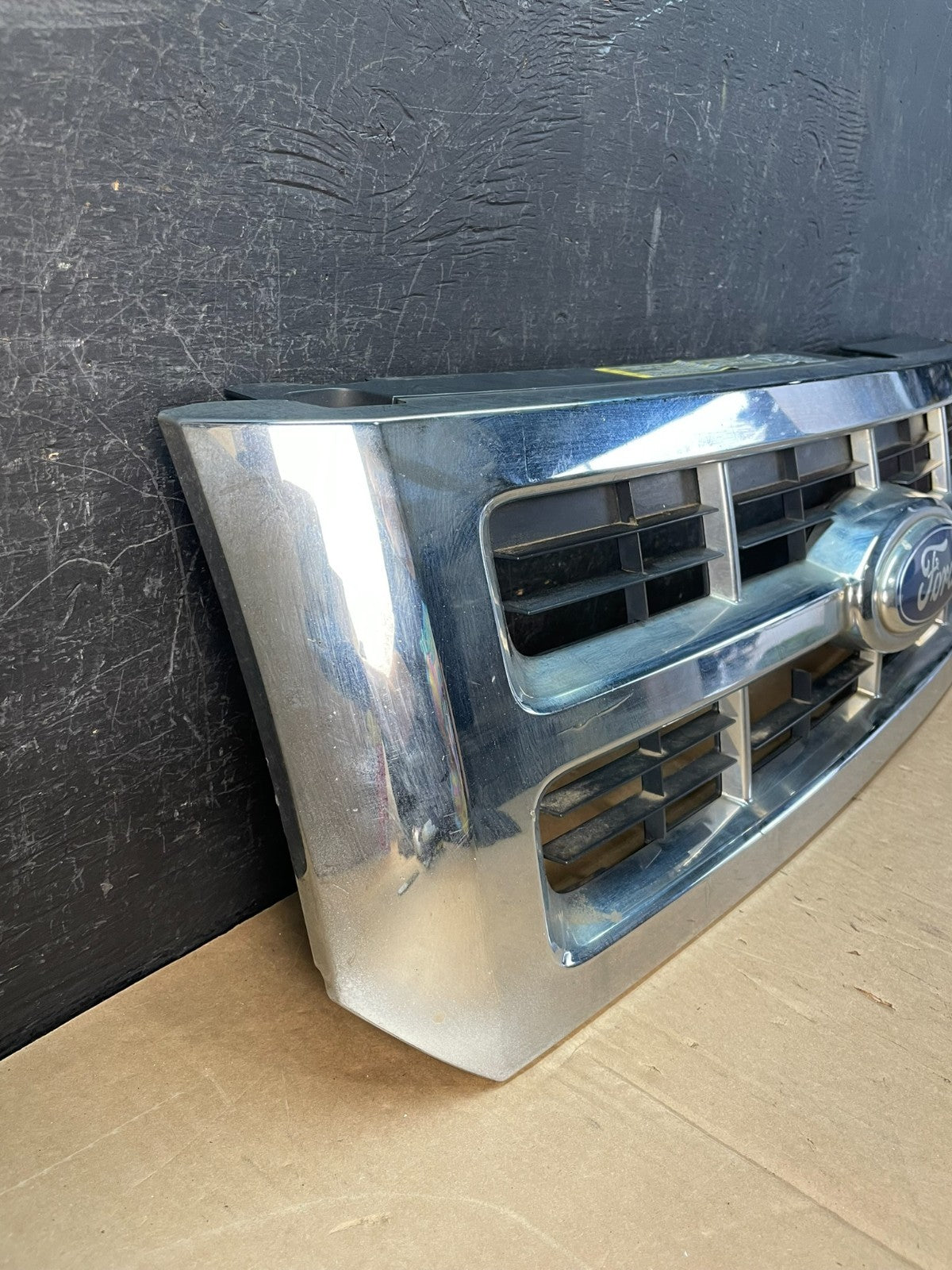 2008 to 2012 Ford Escape Front Upper Grill Grille AD5802 DG2