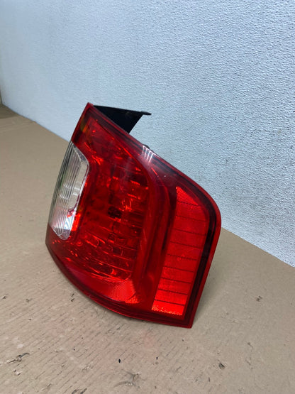 2011 2012 2013 2014 Ford Edge Right Passenger RH Side Tail light AE7296 LK1