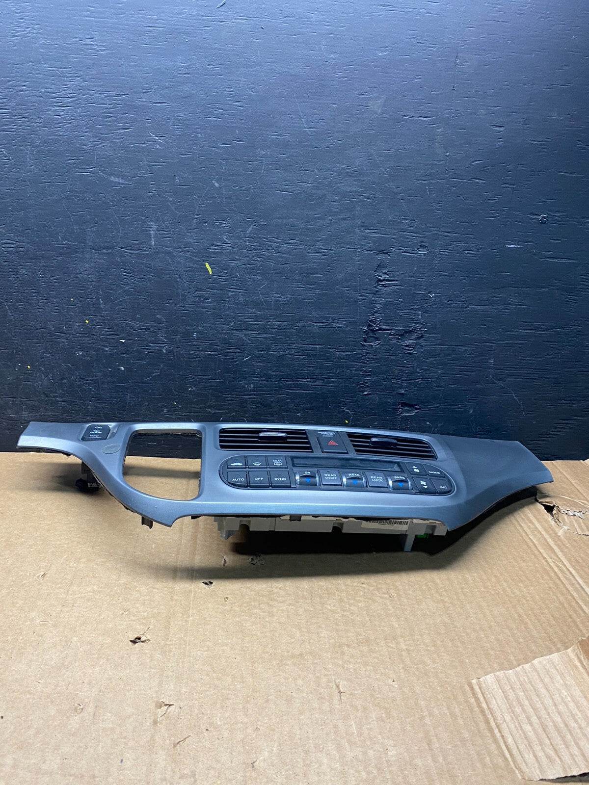 2005 to 2010 Honda Odyssey  Radio Climate Control Dash Trim Bezel H8002 DG14