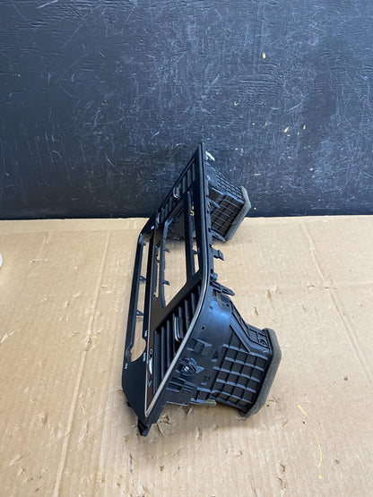 2017-2019 Hyundai Elantra Center Radio Climate Control Air Vent Bezel AD2174 DG2