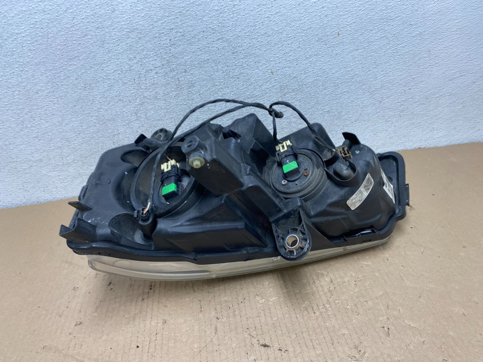 2011 to 2016 Chrysler Town and Country Right Passenger Headlight AF3195 DW6