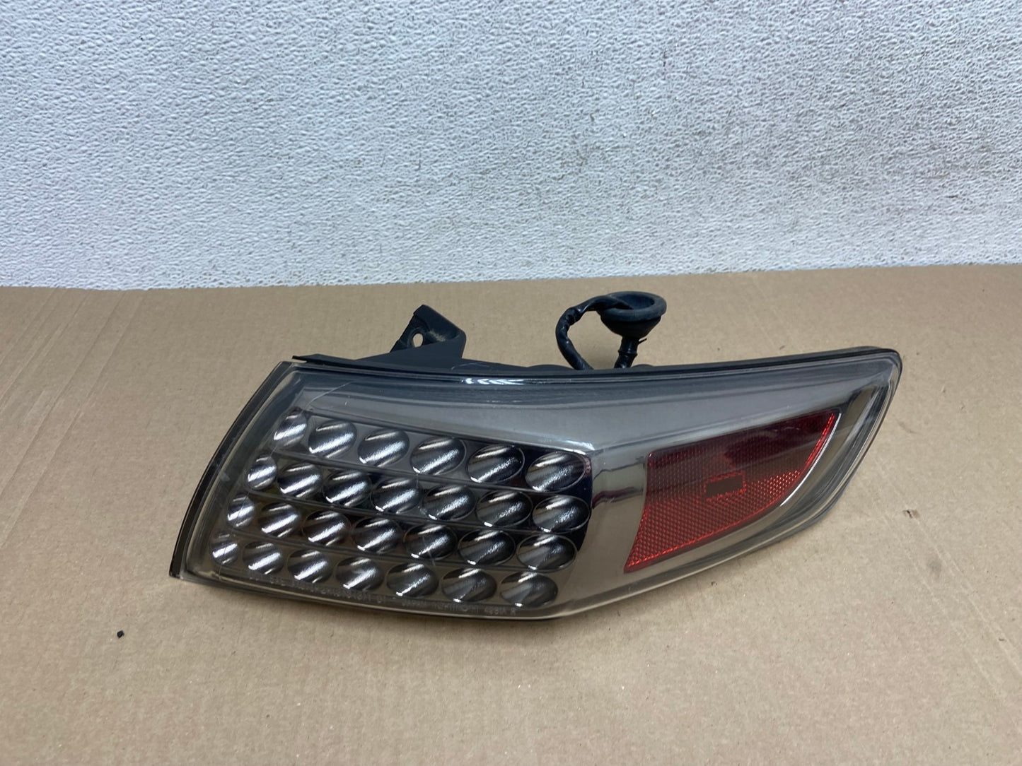 2006 2007 2008 Infiniti FX35 Right Passenger Smoked lens Tail Light AE94030