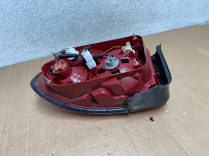 2002 to 2005 Hyundai Sonata Left Driver Lh Side Tail Light AI8394 LK5