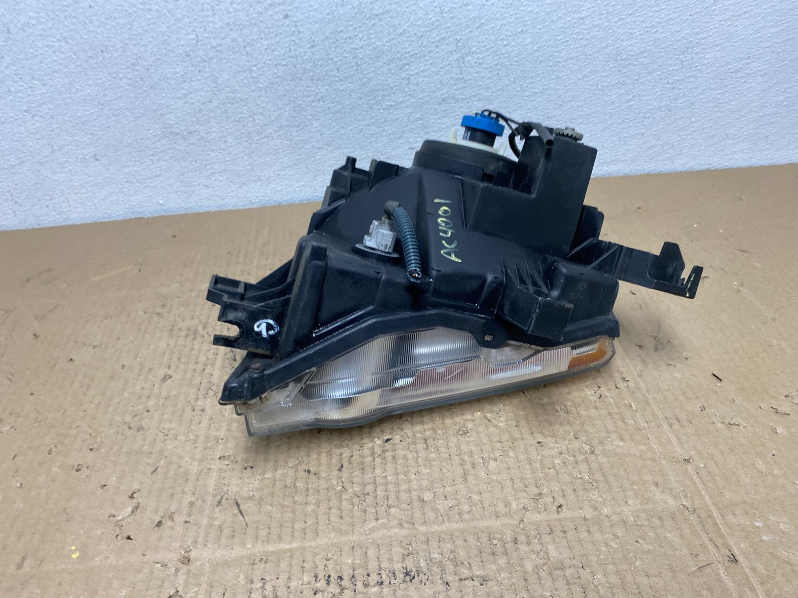 2005-2015 Nissan Xterra Right Passenger RH Headlight OEM AC4001 DW7