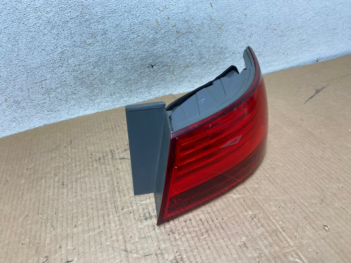 2009 to 2010 Hyundai Sonata Right Passenger Side Tail Light AI6589 LK2