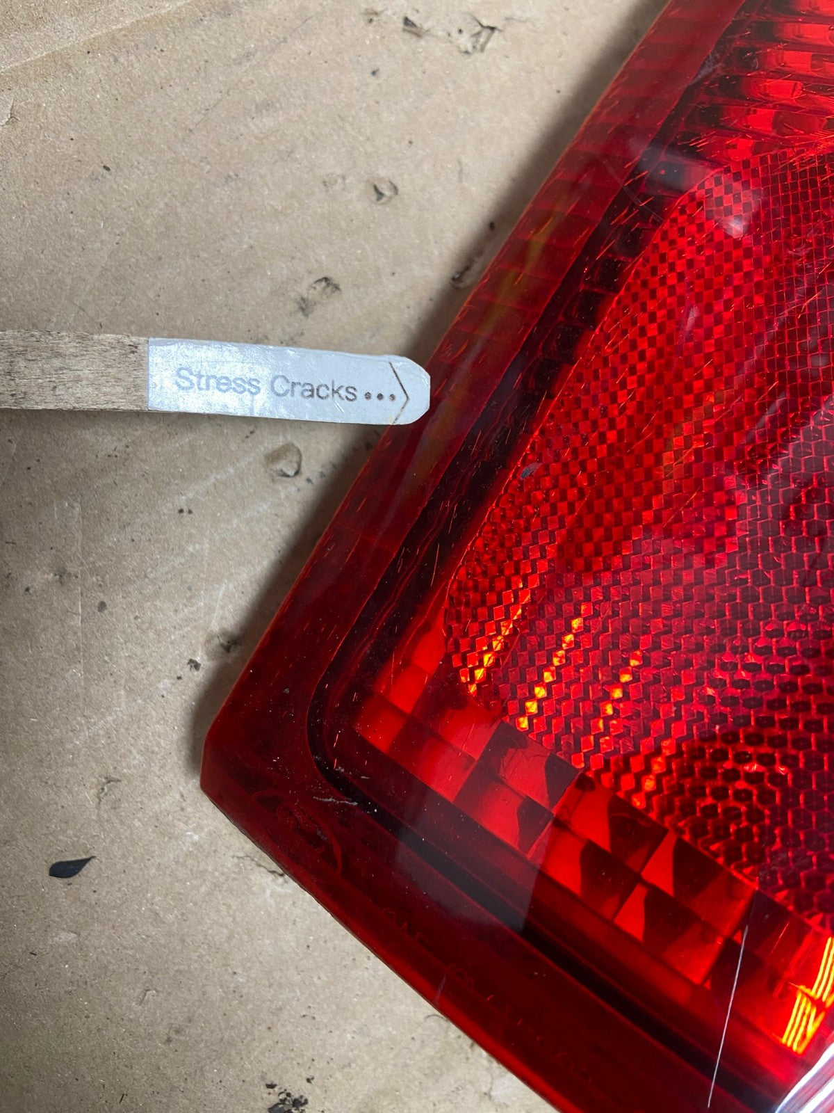 1998 to 2002 Lincoln Navigator Right Passenger RH Side Tail Light AE9347 LK3