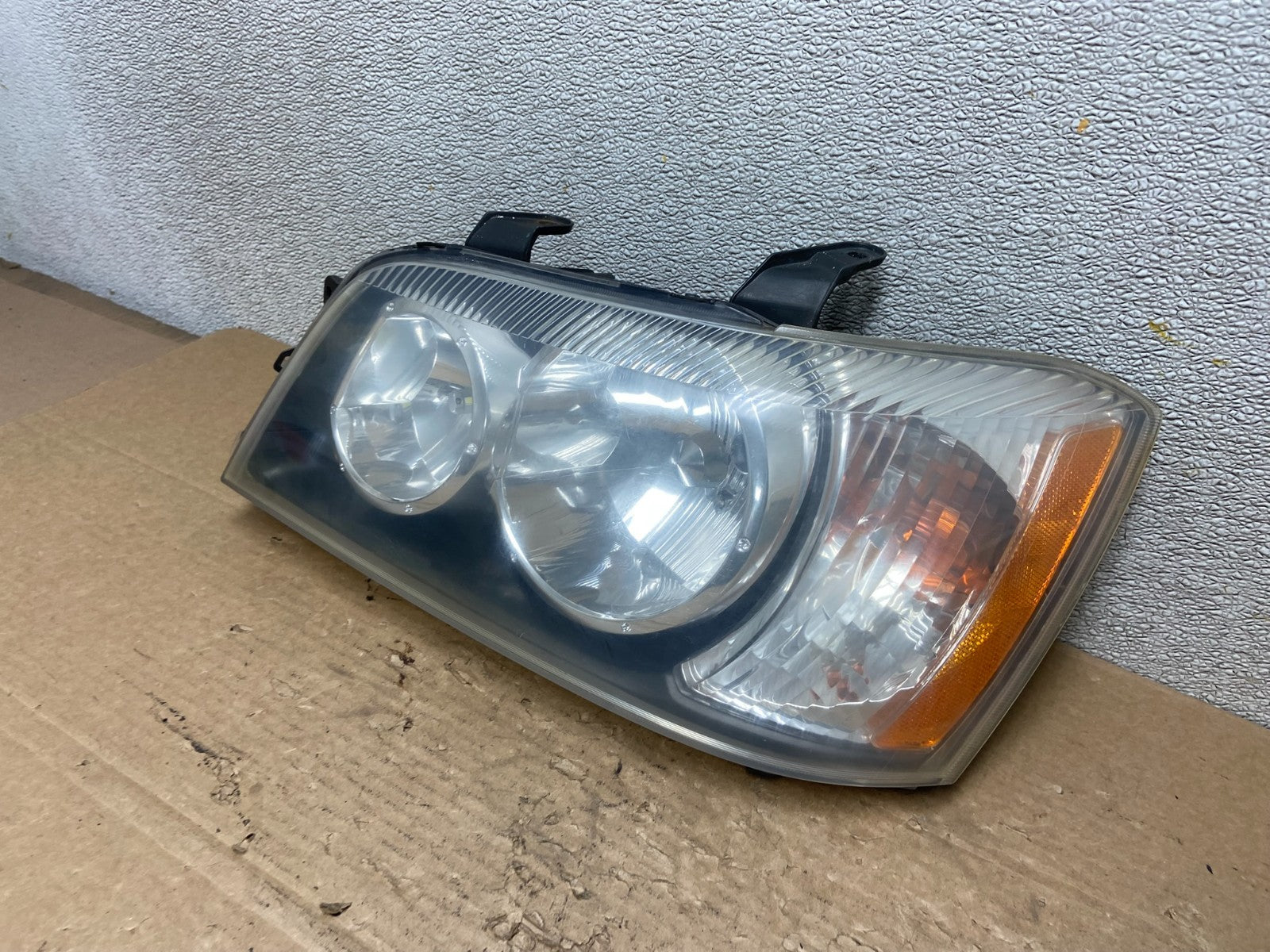2001 2002 2003 Toyota Highlander Headlight Left Driver LH Side AB4884 DW1