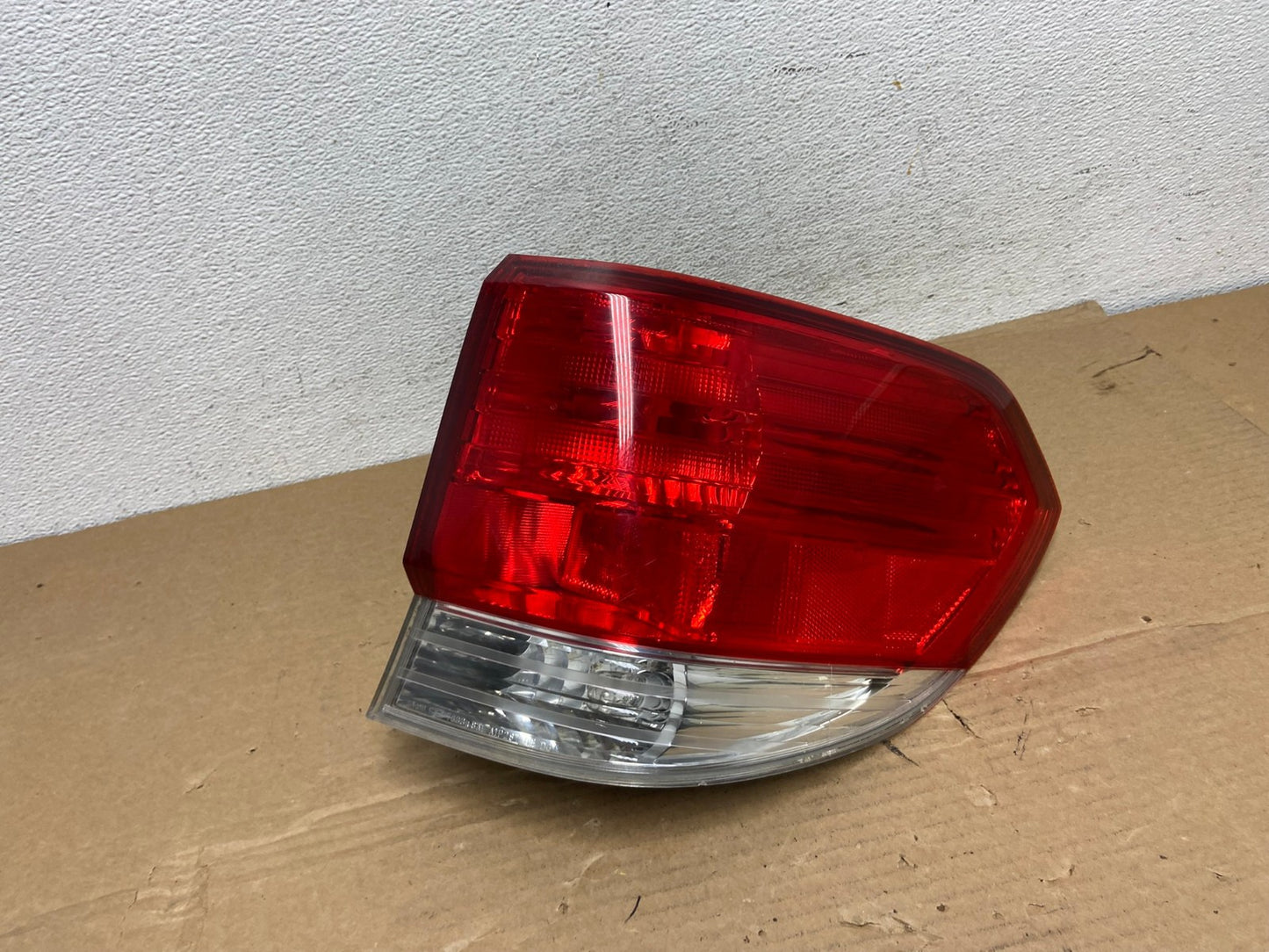 2008 2009 2010 Honda Odyssey Right Passenger Side Tail Light AD3905 LK0