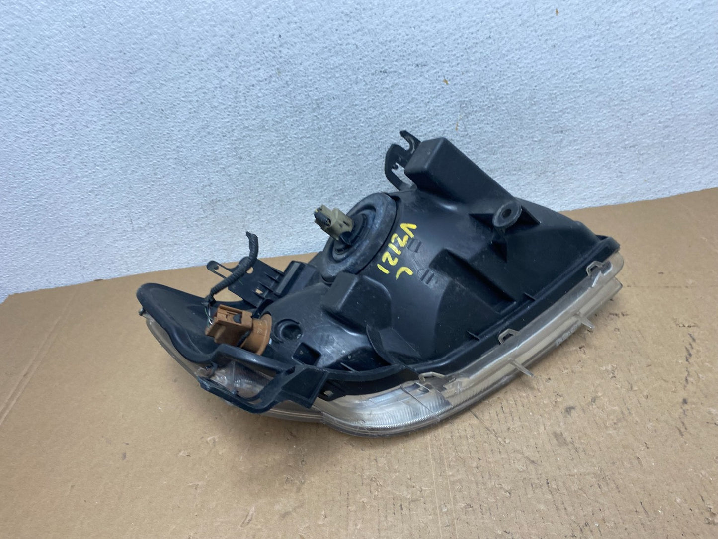 2008 to 2011 Mercury Mariner Left Driver LH Side Halogen Headlight AD8077 DW6