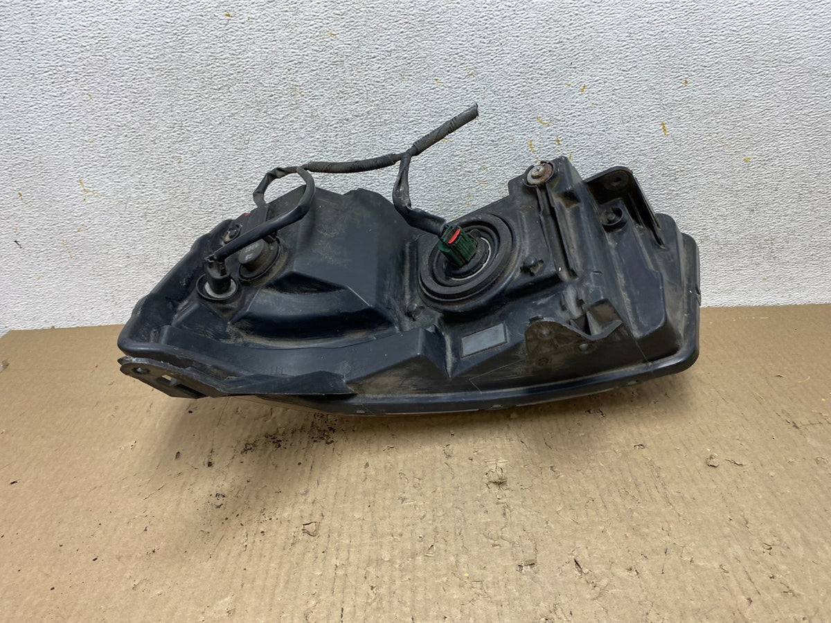 2006 to 2009 Pontiac Torrent Right Passenger RH Side Halogen Headlight AH6039 DW5