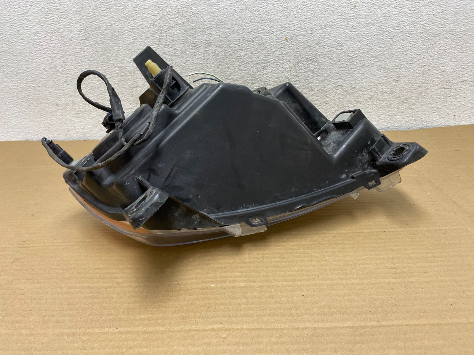 2011 to 2013 Jeep Grand Cherokee Halogen Left Driver Lh Headlight AG8839 DW7