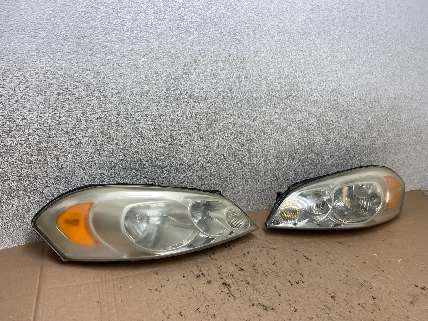 2006 - 2013 Chevrolet Impala Left+Right Set Headlights Halogen Y0525 DW2
