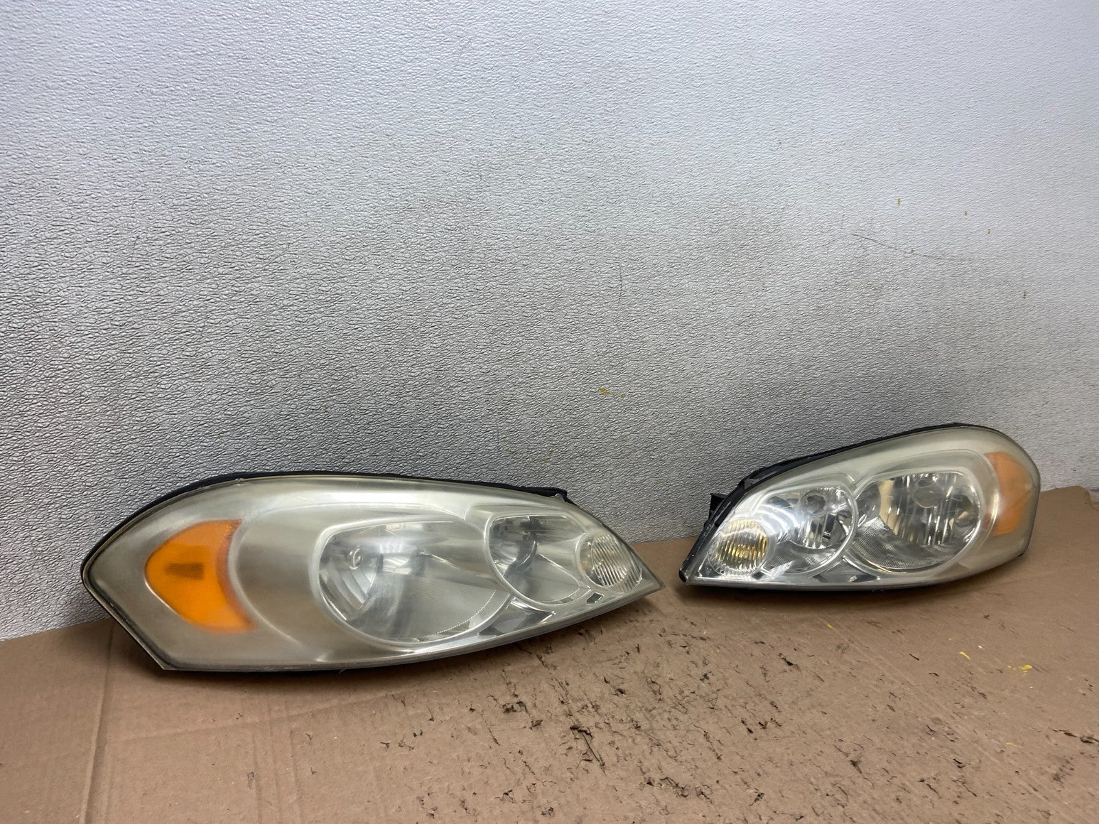 2006 - 2013 Chevrolet Impala Left+Right Set Headlights Halogen Y0525 DW2