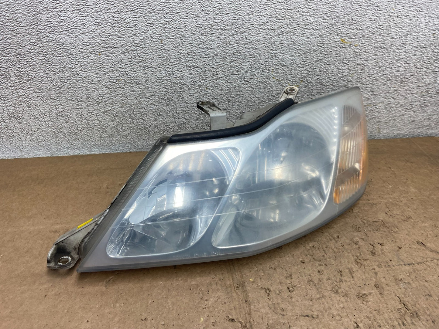 2000 to 2004 Toyota Avalon Halogen Left Driver LH Headlight Oem Y7068 DW2