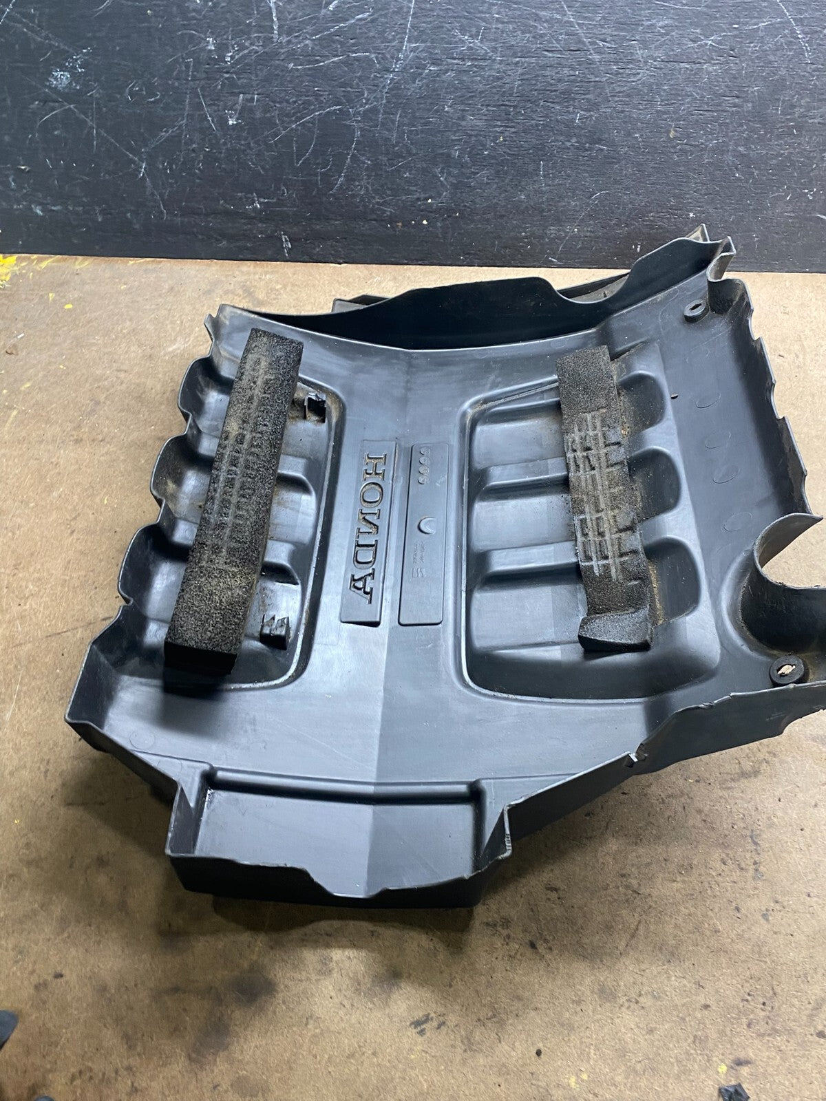 2005 to 2007 Honda Odyssey Black Engine Cover OEM N0359 DG6