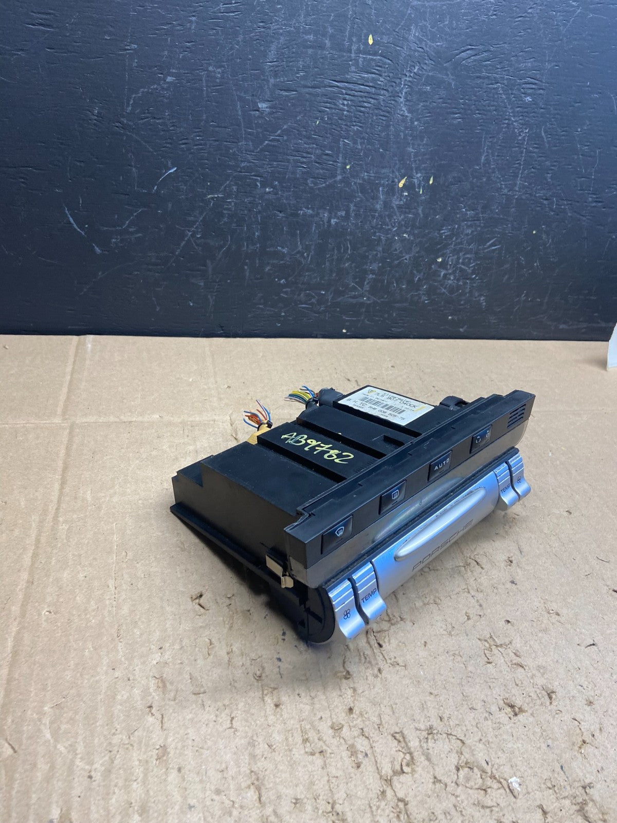 2003 to 2006 Porsche Cayenne Center AC Climate Control Switches Unit AB9782 DG2