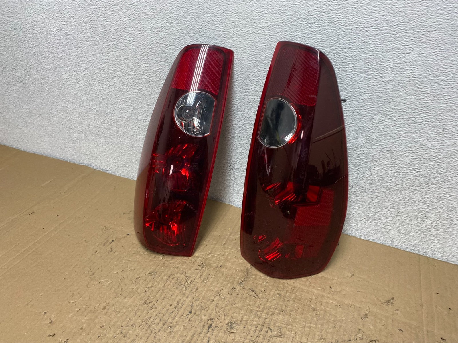2004 to 2012 Chevrolet Colorado GMC Canyon Left+Right Set Tail Lights AC5495 DW1