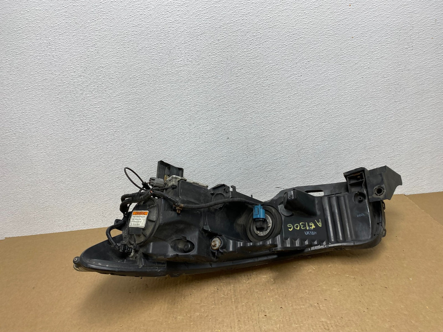2009 to 2011 Acura TL Headlight Right Passenger Side Xenon HID AC1306 DW7