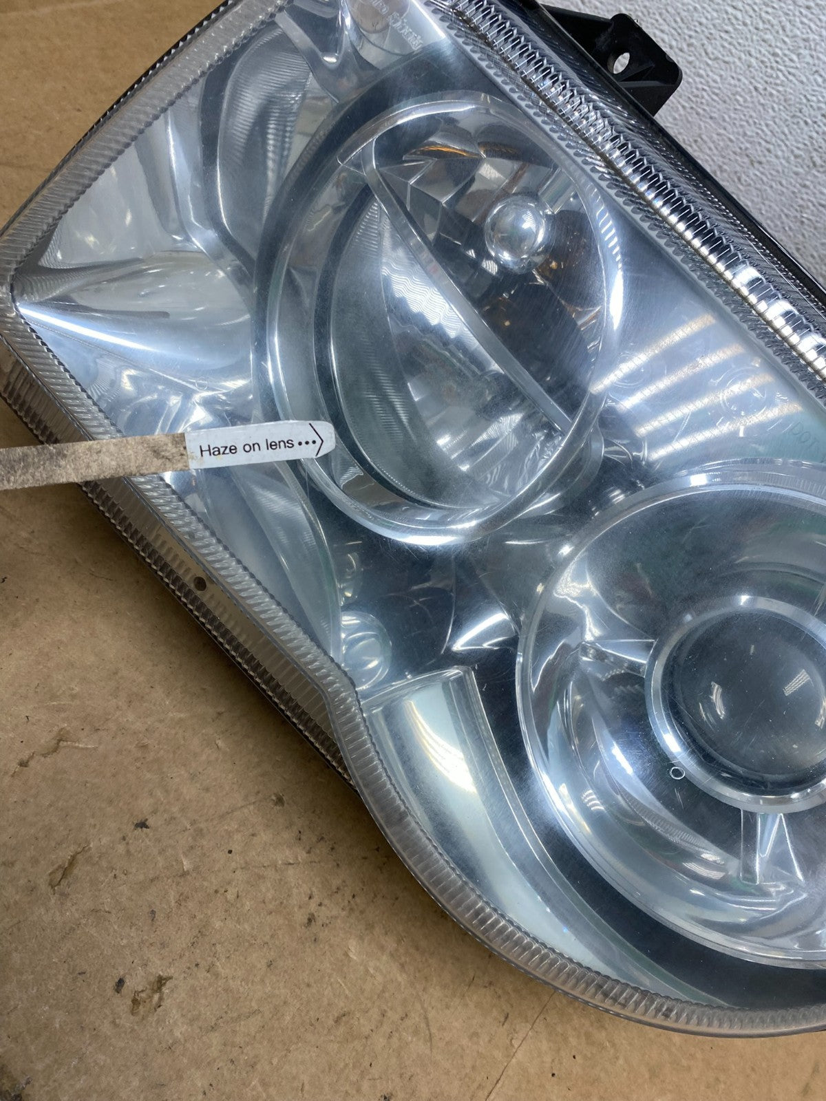 2005 to 2010 Chrysler 300C Left Driver LH Side Xenon Headlight AE3243 DW4