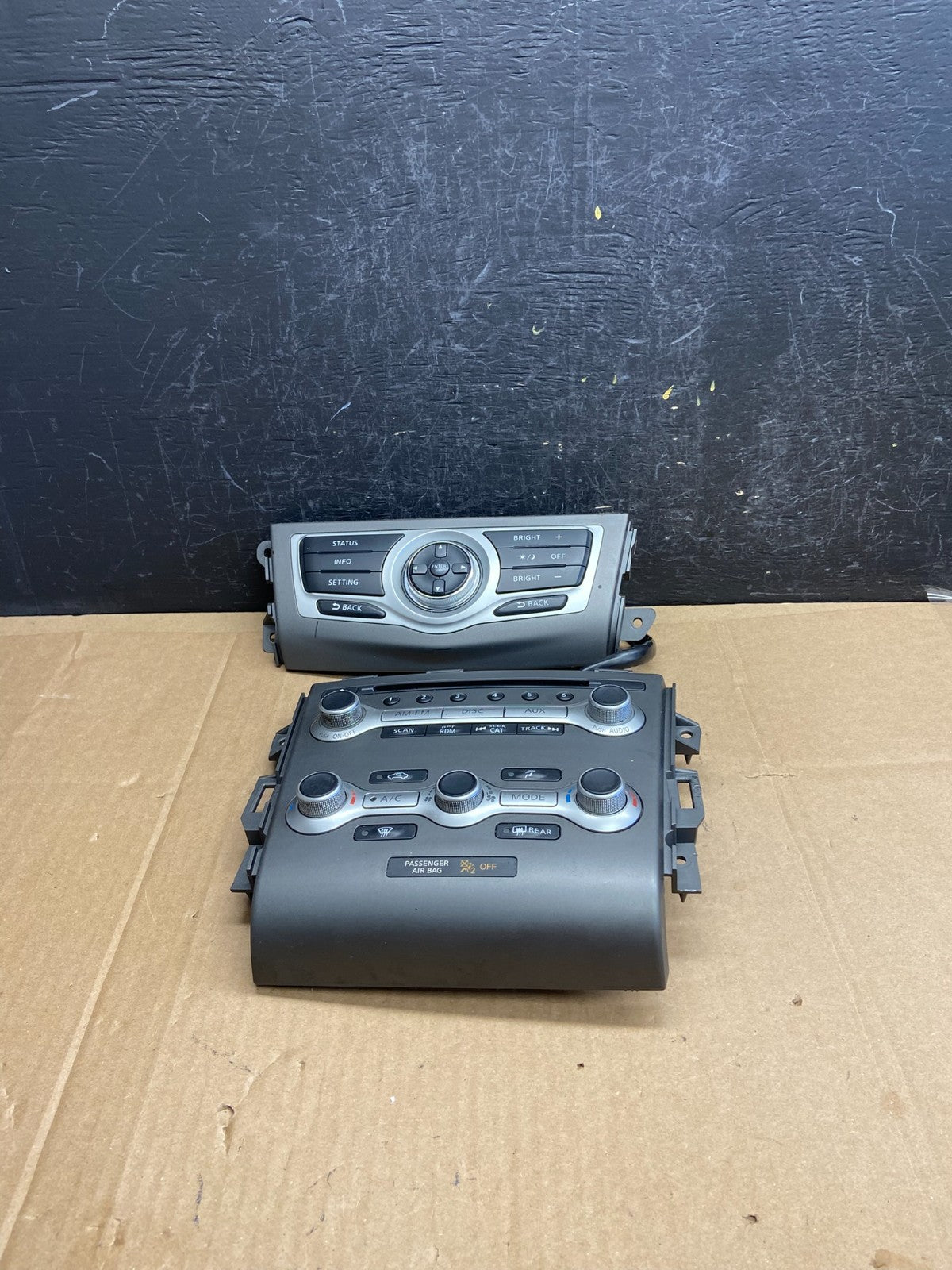 2010 - 2014 Nissan Murano Temperature Climate + Radio Control Panel AD2098 DG0