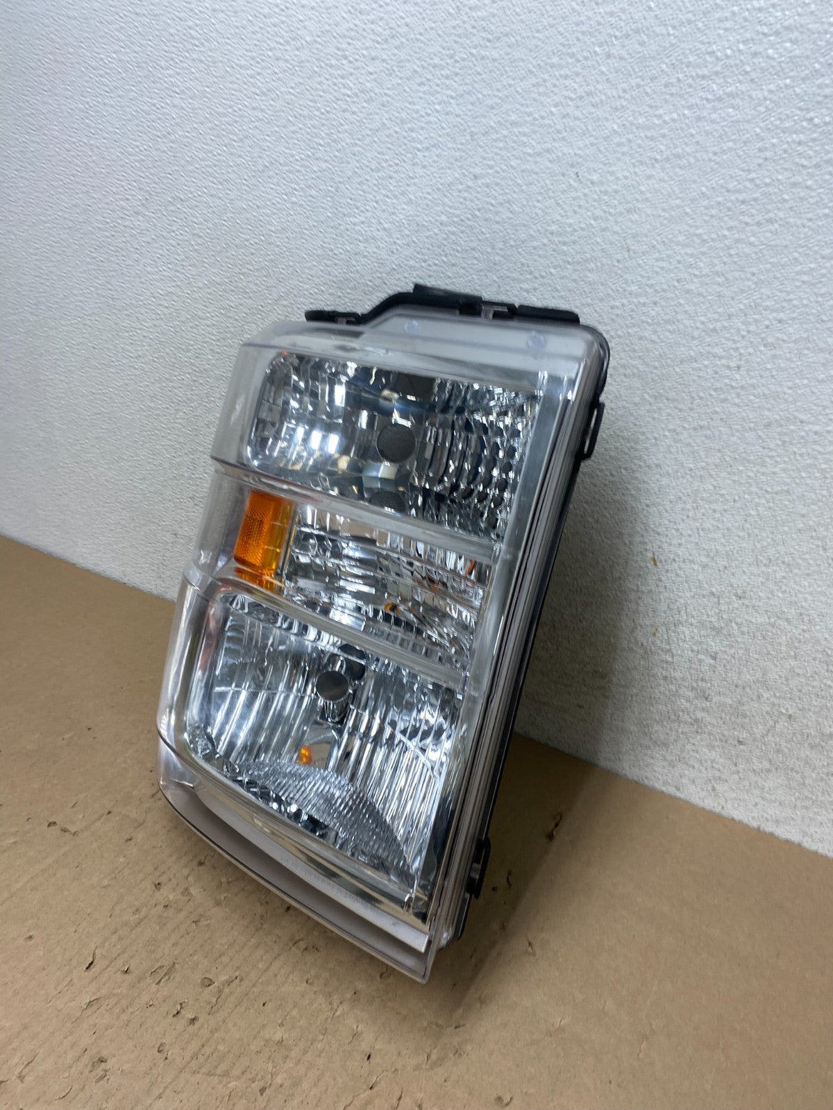 2008-2014 Ford Econoline E150 E250 E350 Right Passenger Headlight AG6778 DW1