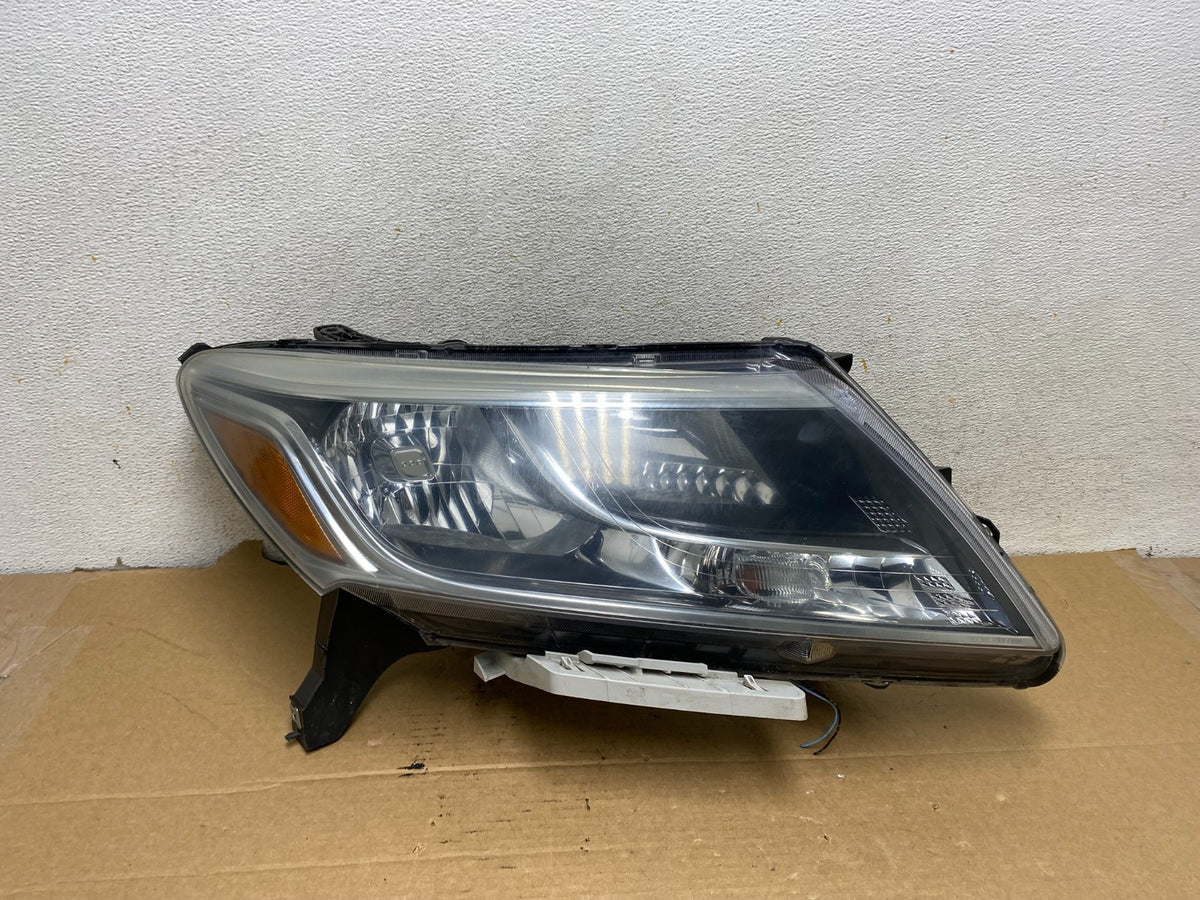 2013 to 2016 Nissan Pathfinder Right Passenger RH Side Headlight AH7790 DW0