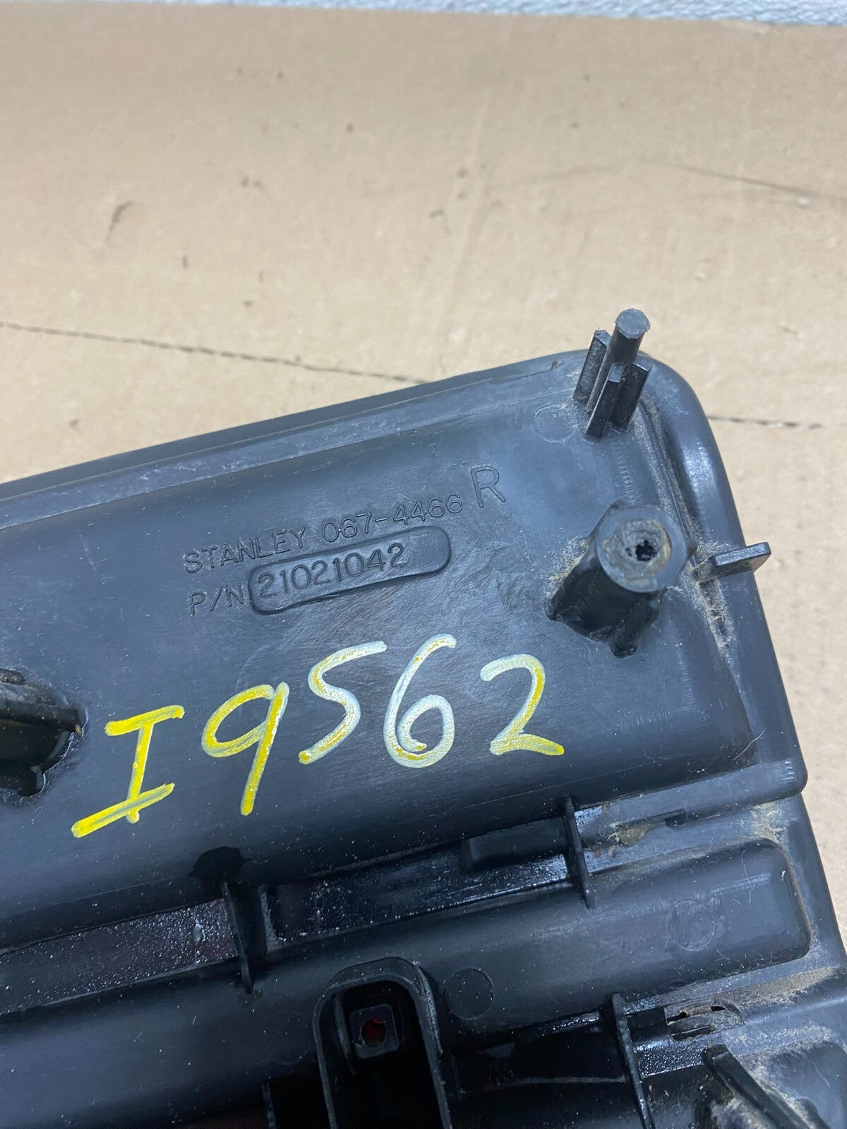 1991-1996 Saturn SC1 SC2 S-Series Right Passenger Inner Tail Light OEM i9562 DG6