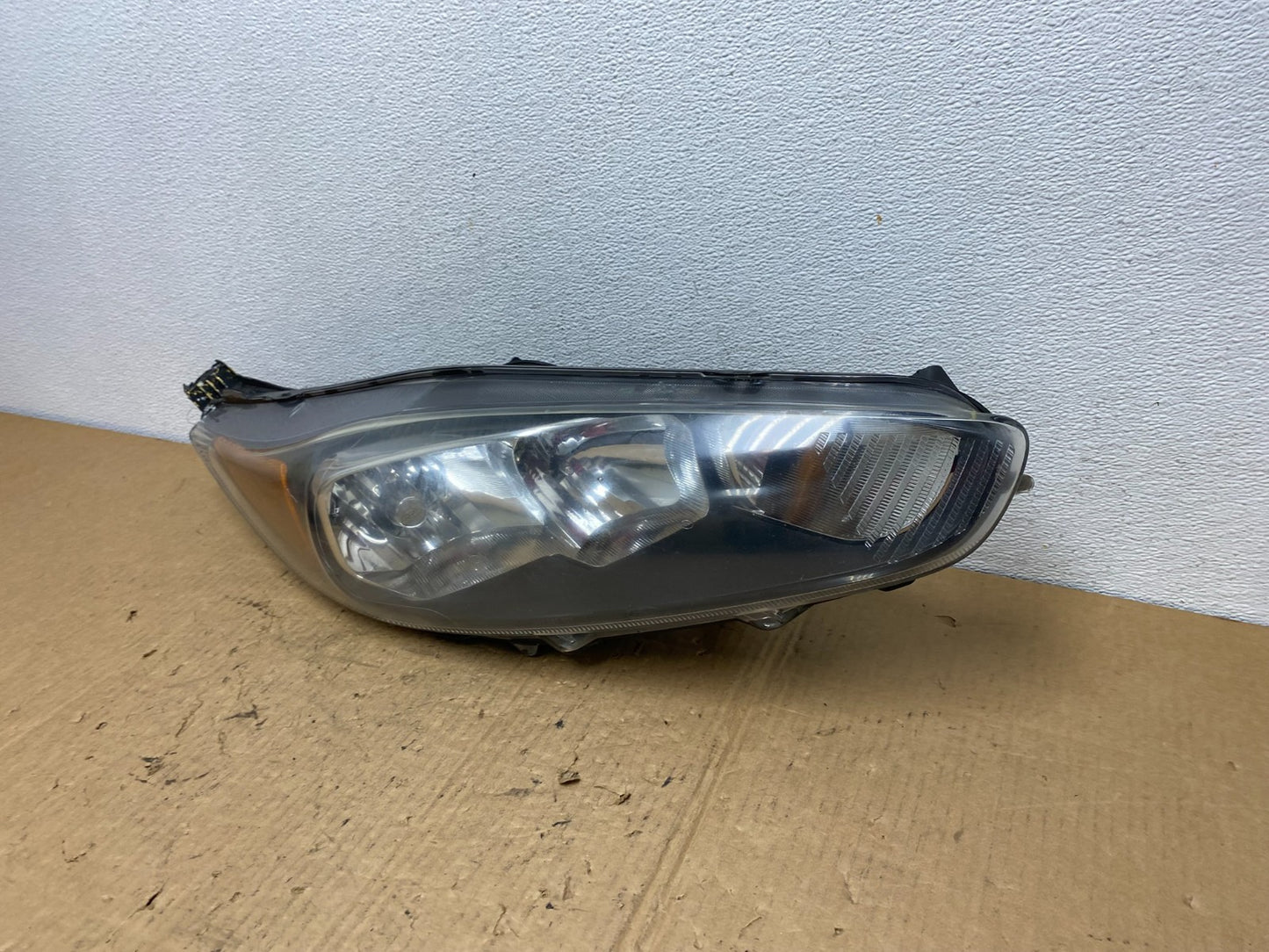 2014 to 2019 Ford Fiesta Right Passenger RH Halogen Headlight AC8139 DW1