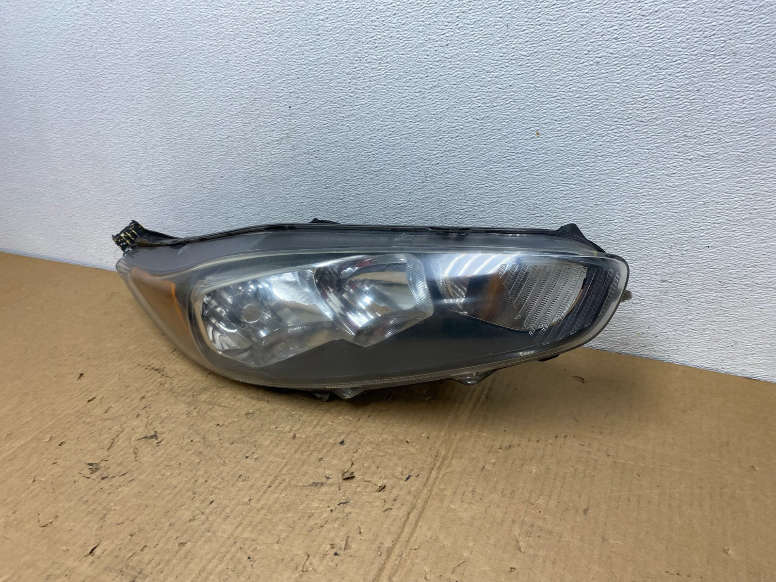 2014 to 2019 Ford Fiesta Right Passenger RH Halogen Headlight AC8139 DW1