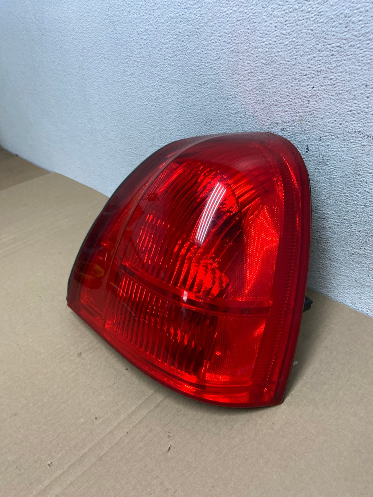 2003 to 2011 Lincoln Town Car Right Passenger Rh Tail Light AE9425 LK1