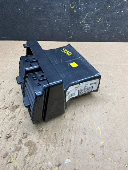 2007 to 2012 GMC Acadia Center Console Air Vent OEM T8566 DG2