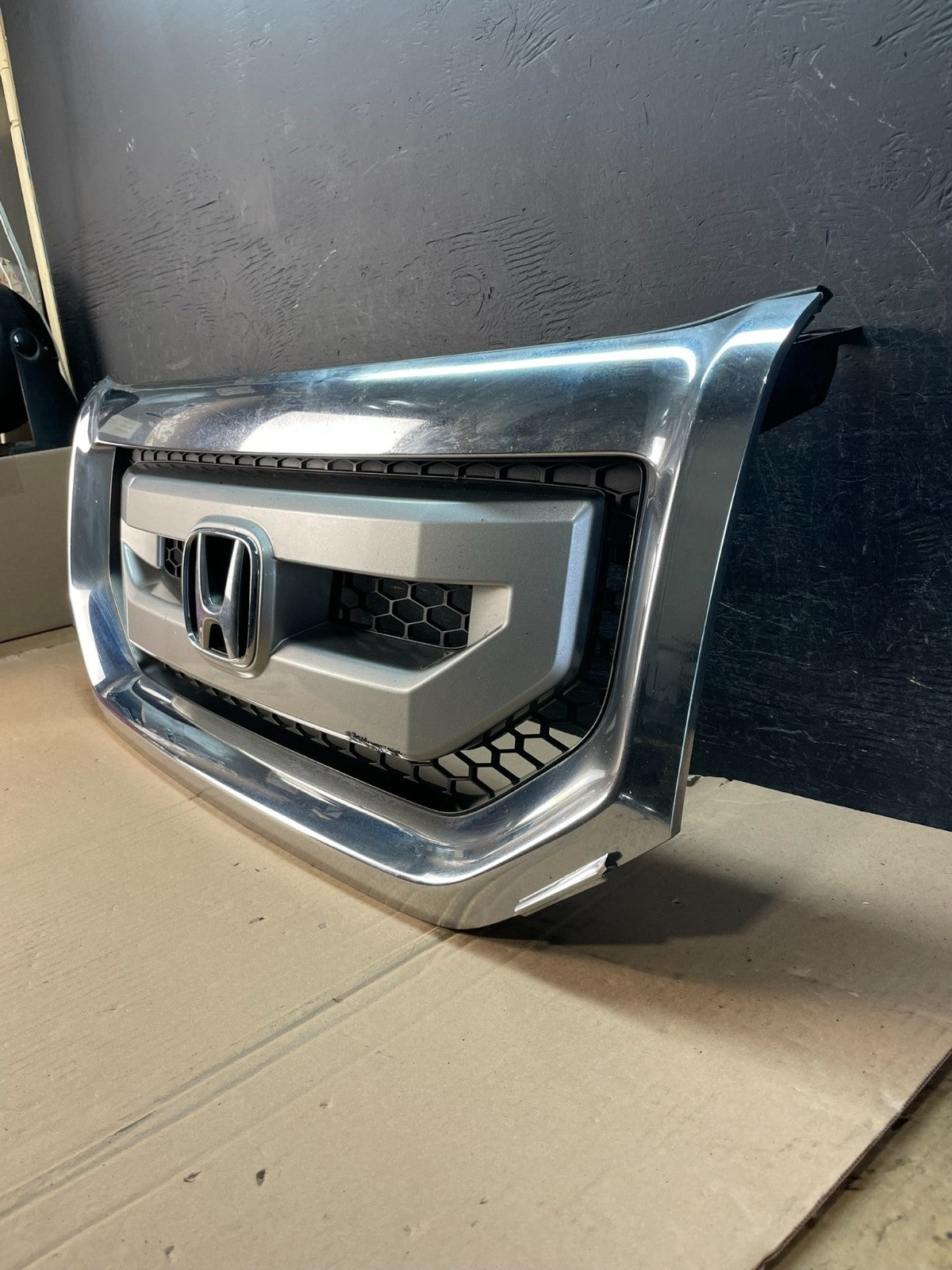 2009 to 2011 Honda Pilot Front Upper Grill Grille AD8396 DG1