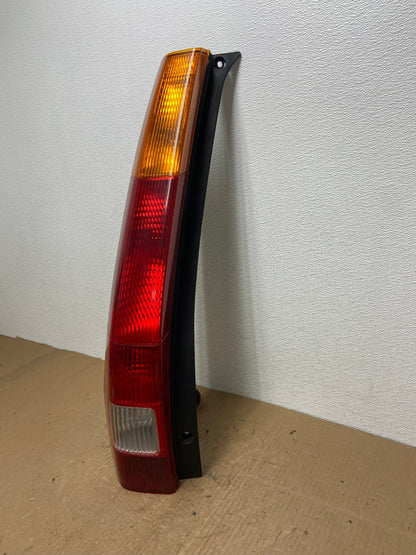 2002 2003 2004 Honda Crv Cr-v Left Driver Lh Side Tail Light Oem AB8392 LK1