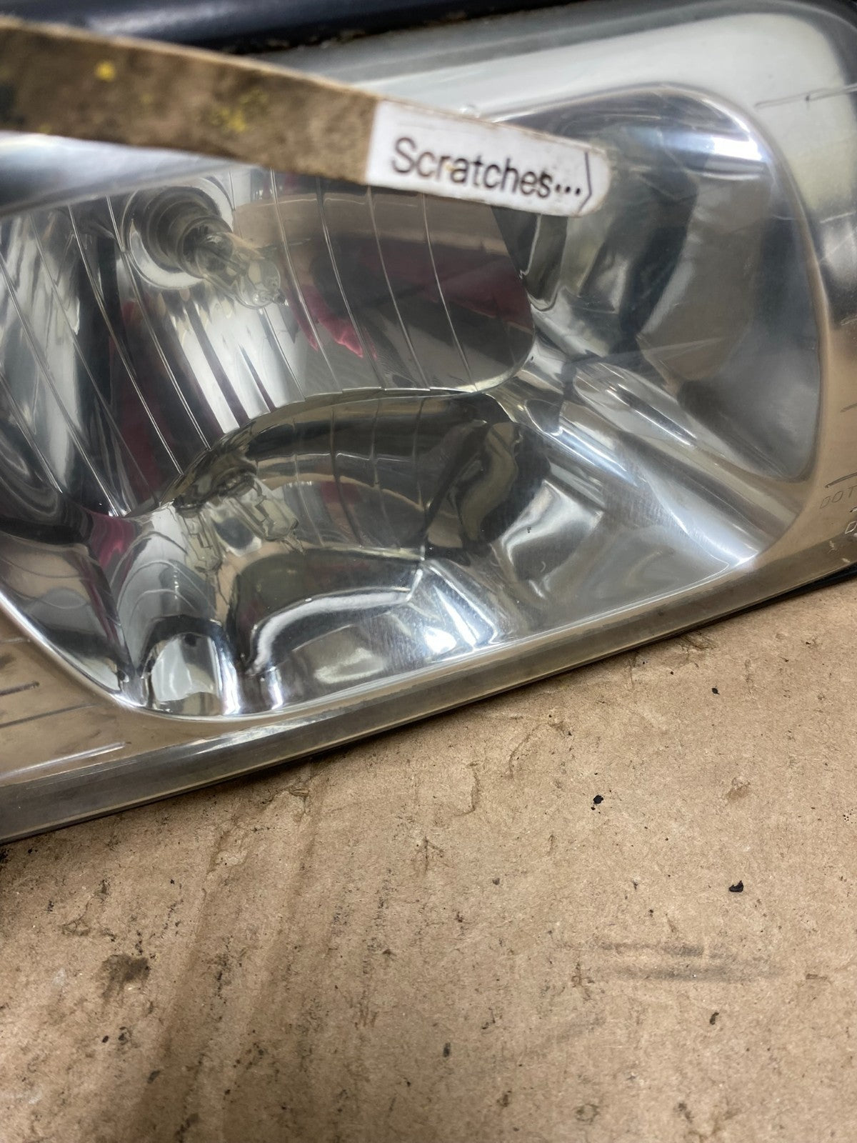 1998 to 2004 Cadillac Seville Right Passenger RH Side Headlight AE6510 DG3