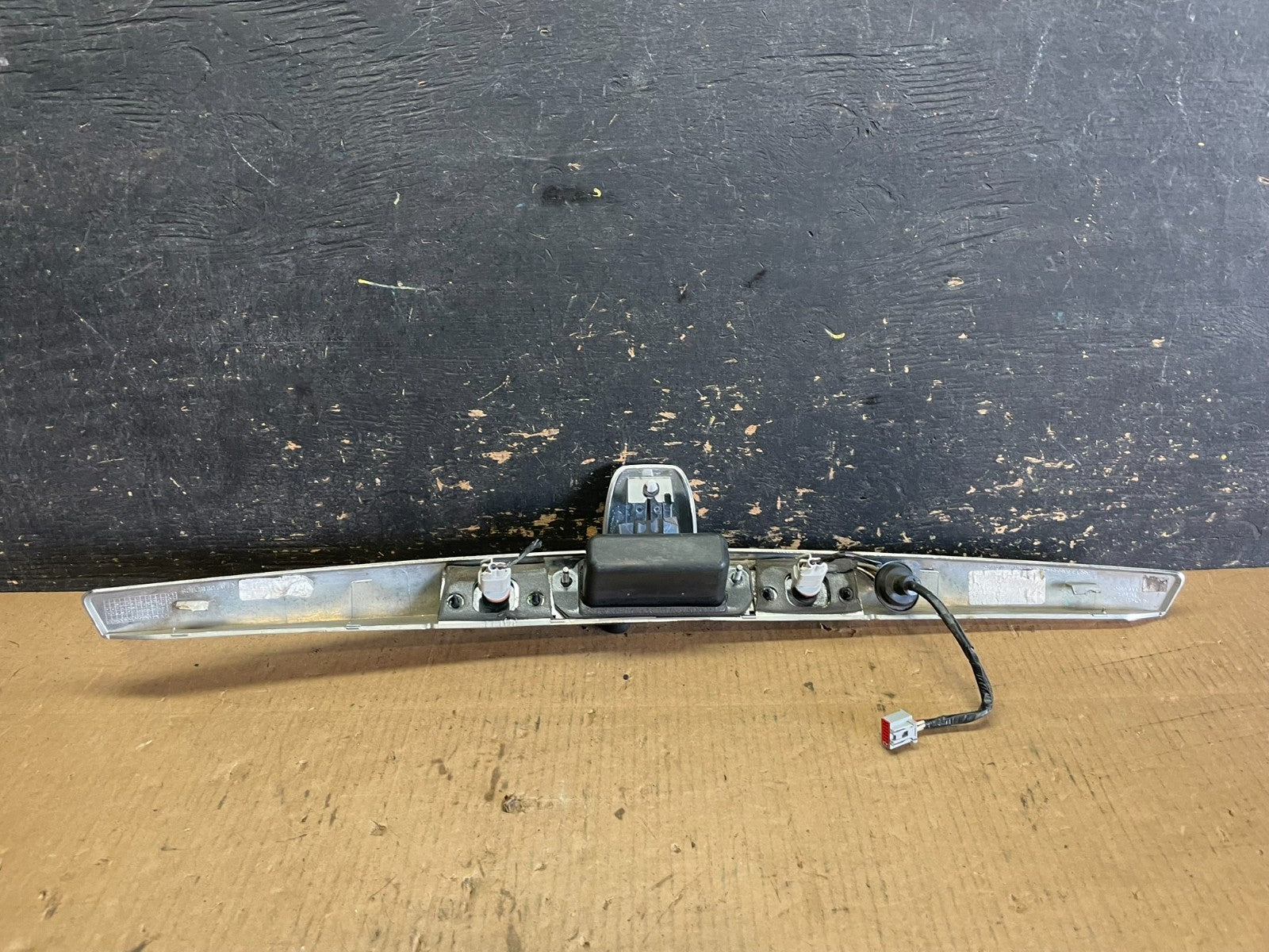 2009 to 2012 Lincoln MKS Camera Trunk Moulding Lid Chrome Trim OEM AA5894 DG4
