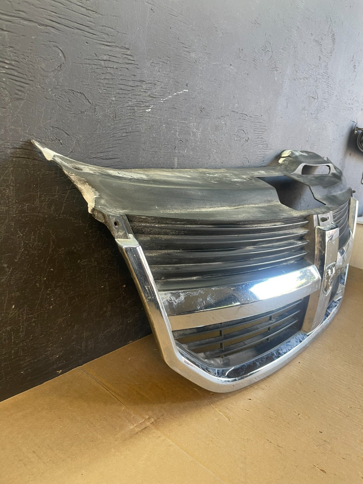 2009 to 2010 Dodge Journey Front Upper Grill Grille AD5707 DW2