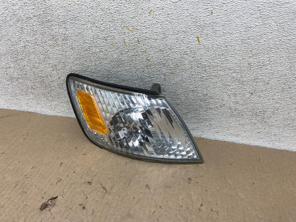 2000 to 2001 Lexus ES300 Right Passenger RH Side Turn Signal AH6894 LK2