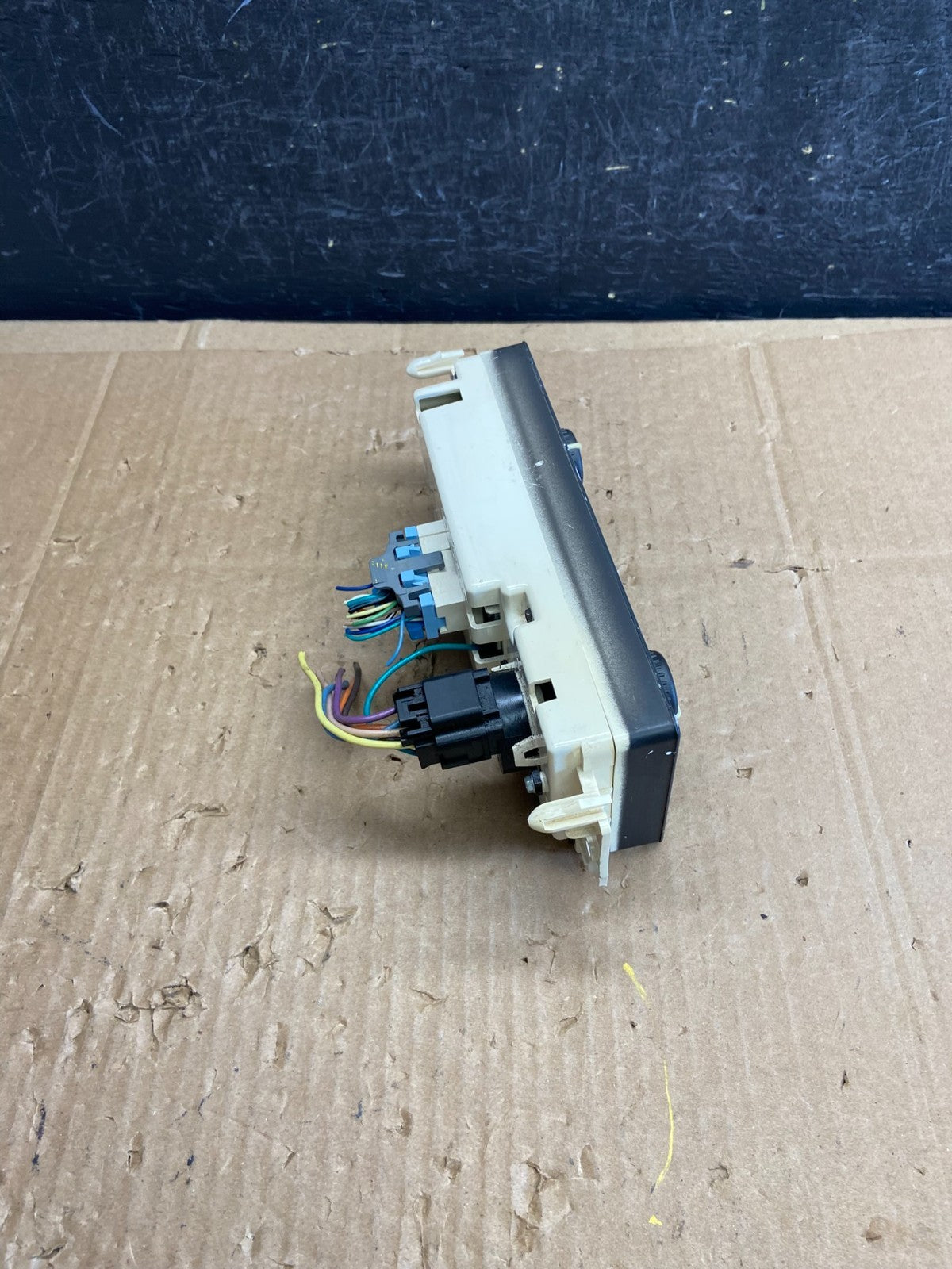 2003 to 2006 Chevrolet Silverado HVAC Heater Climate Control Module AD2331 DG1