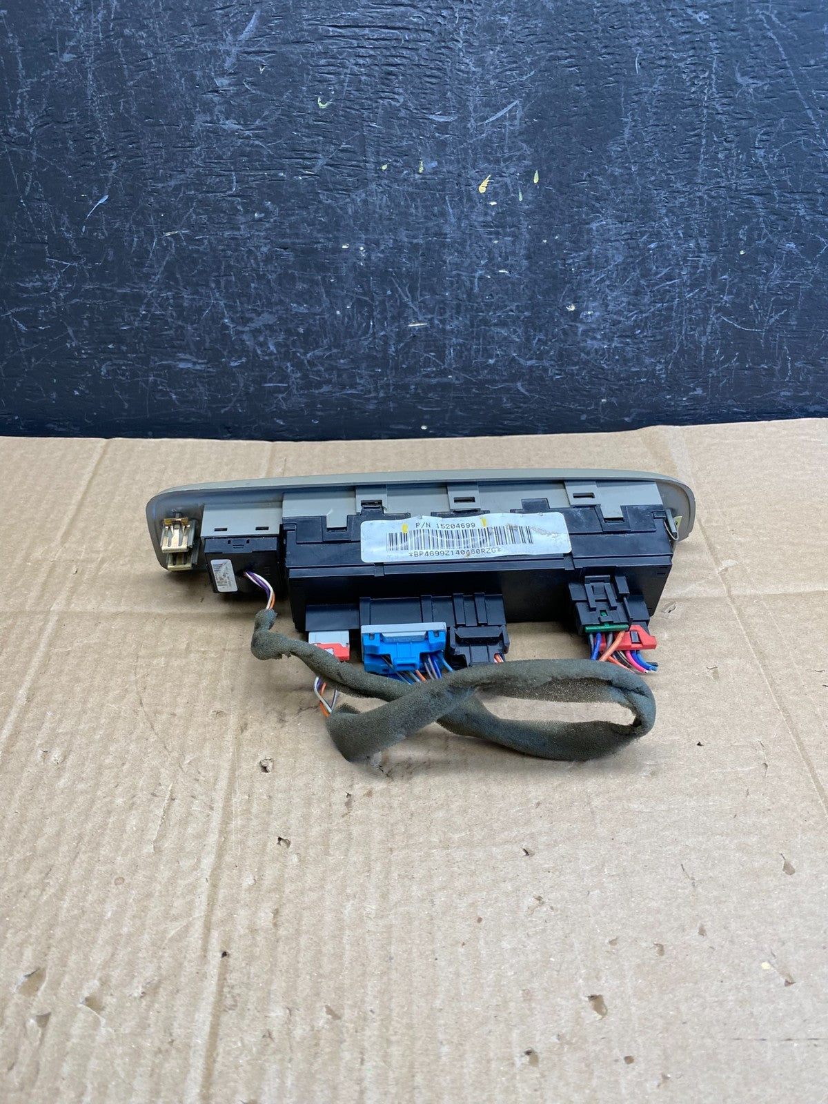 2002 - 2005 GMC Envoy Master Power Door Lock Window Switch Heat Seat AC9425 DG3